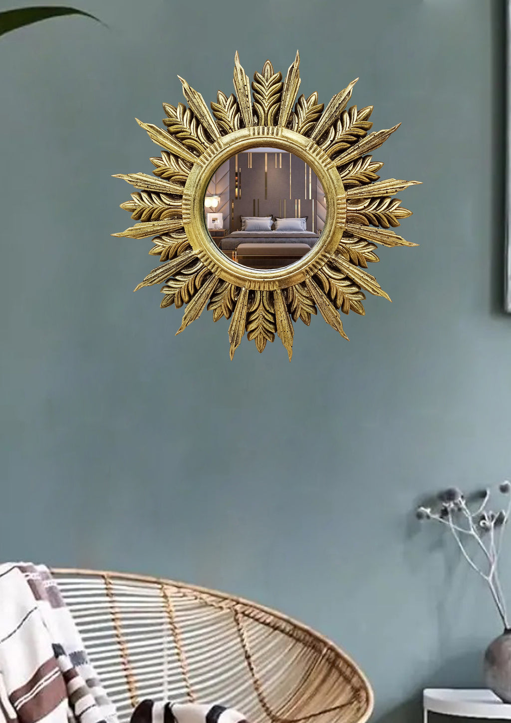 Handmade Sunburst Mirror — Brass Patina, 27×27 cm