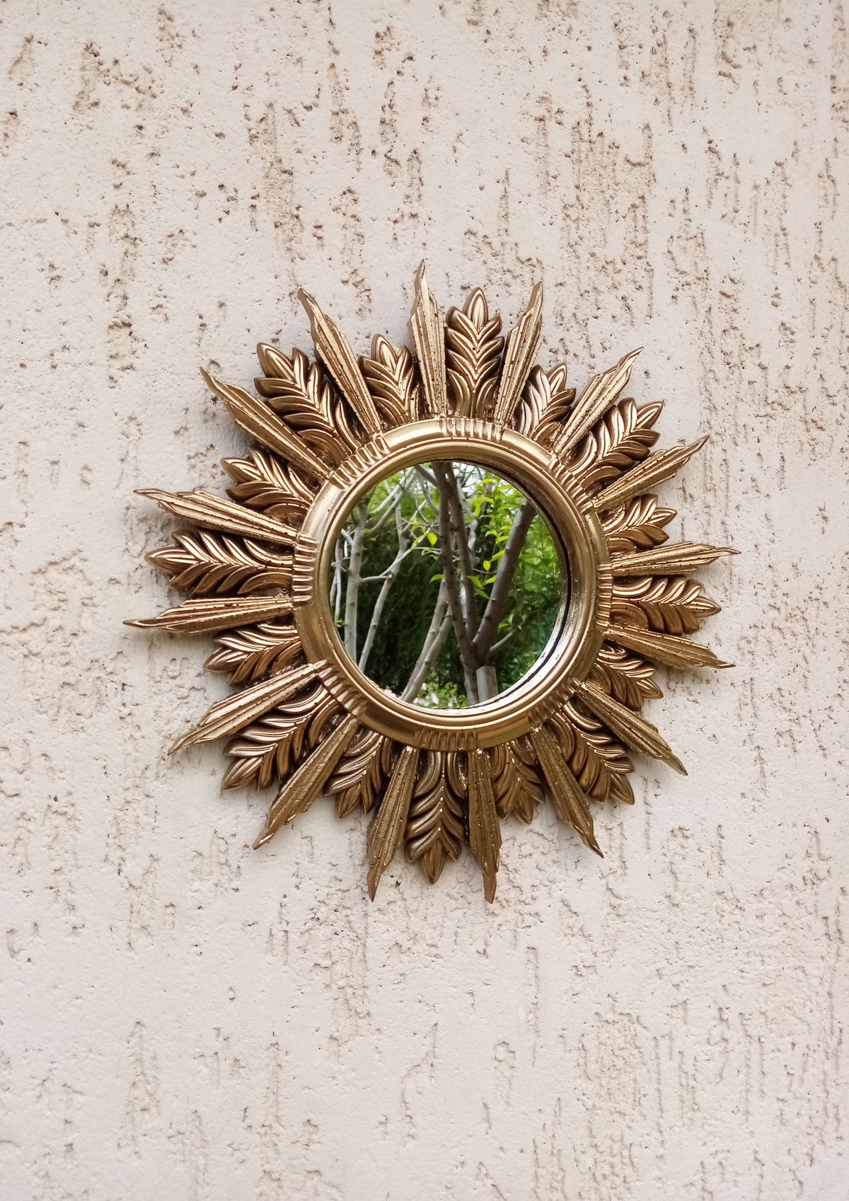 Handmade Sunburst Mirror — Gold Patina, 27×27 cm