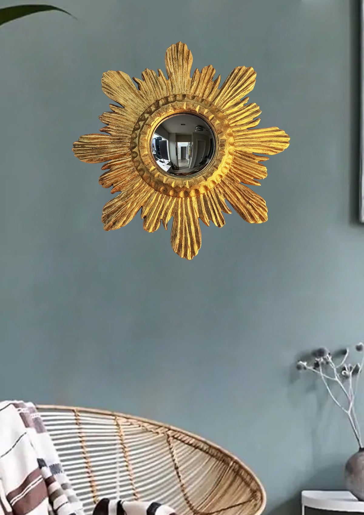 Golden Sunburst Witch's Eye Convex Mirror — Vintage Bronze Handcrafted Wall Decor