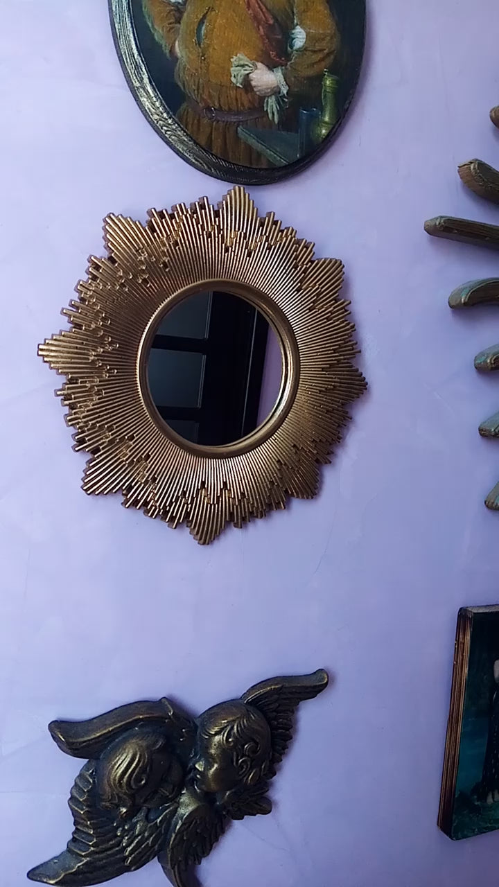 Gold Patina Sunburst Mirror – Handmade Epoxy Resin Wall Décor